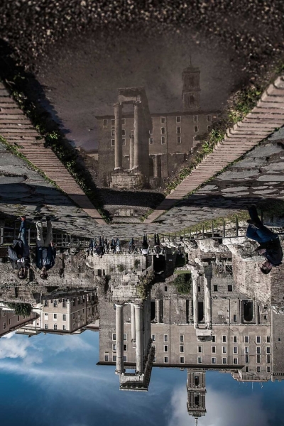 Необычный взгляд на дождливый Рим