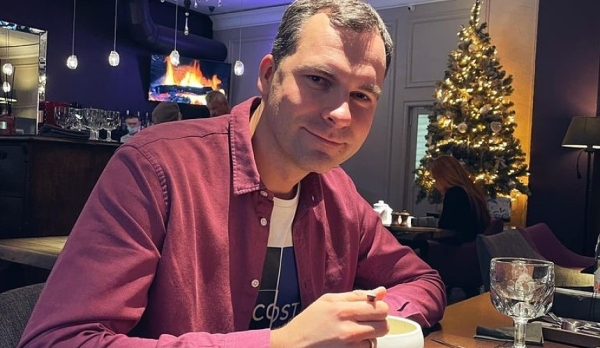 Valentin Miklyaev, Gründer von Bnovo, verlässt das Unternehmen, um sich neuen Projekten zu widmen.