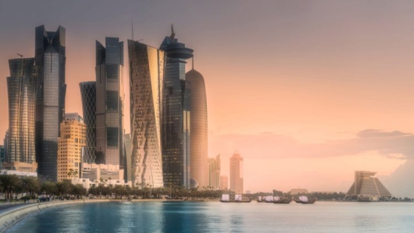 Qatar's Top-10-Sehenswürdigkeiten, darunter das berühmte Museum für Islamische Kunst und das ikonische Pearl-Qatar-Projekt.