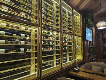 В Сочи туристы украли из бара бутылку рома за 100 000 рублей В Сочи туристы украли из бара бутылку рома за 100 000 рублей