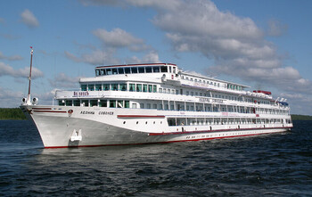 На Ладоге сел на мель пассажирский теплоход На Ладоге сел на мель пассажирский теплоход