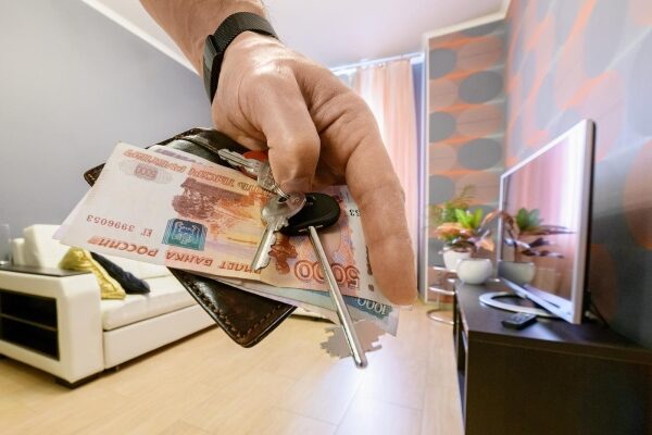 Heißer August. Wie Hypothekenbeschränkungen und saisonale Nachfrage die Wohnungsmieten in St. Petersburg verteuert haben