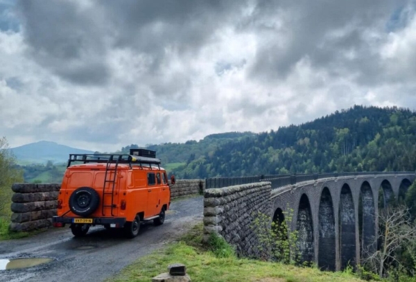 "Буханочные бродяги": за что энтузиасты из Нидерландов полюбили УАЗы
