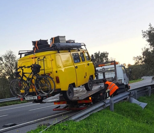 "Буханочные бродяги": за что энтузиасты из Нидерландов полюбили УАЗы