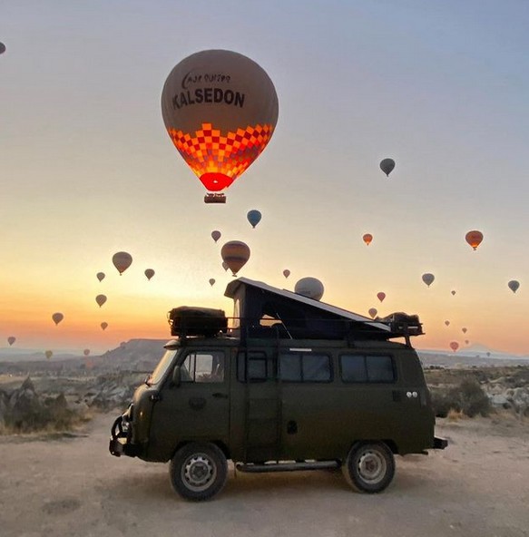 "Буханочные бродяги": за что энтузиасты из Нидерландов полюбили УАЗы