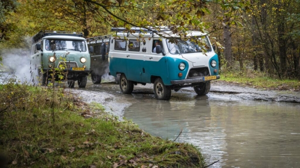 "Буханочные бродяги": за что энтузиасты из Нидерландов полюбили УАЗы