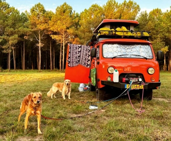 "Буханочные бродяги": за что энтузиасты из Нидерландов полюбили УАЗы