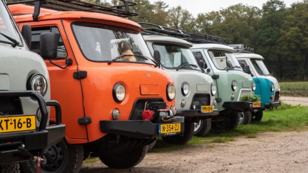 "Буханочные бродяги": за что энтузиасты из Нидерландов полюбили УАЗы