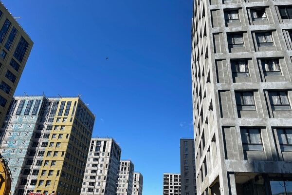 Im August stiegen die Preise und das Angebotsvolumen auf dem St. Petersburger Markt für Neubauten